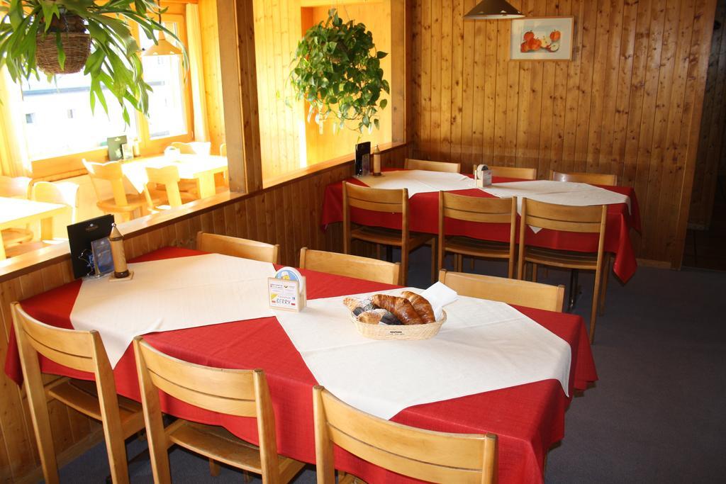 Sporti Grusch Hostel Zewnętrze zdjęcie