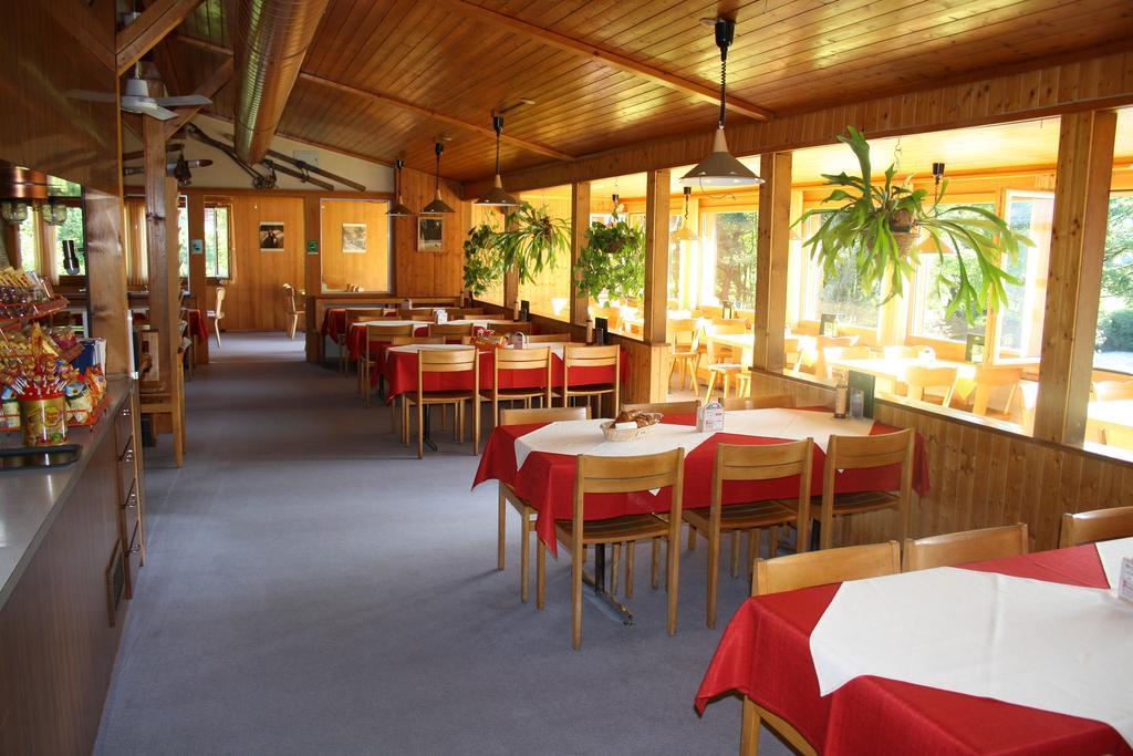 Sporti Grusch Hostel Zewnętrze zdjęcie